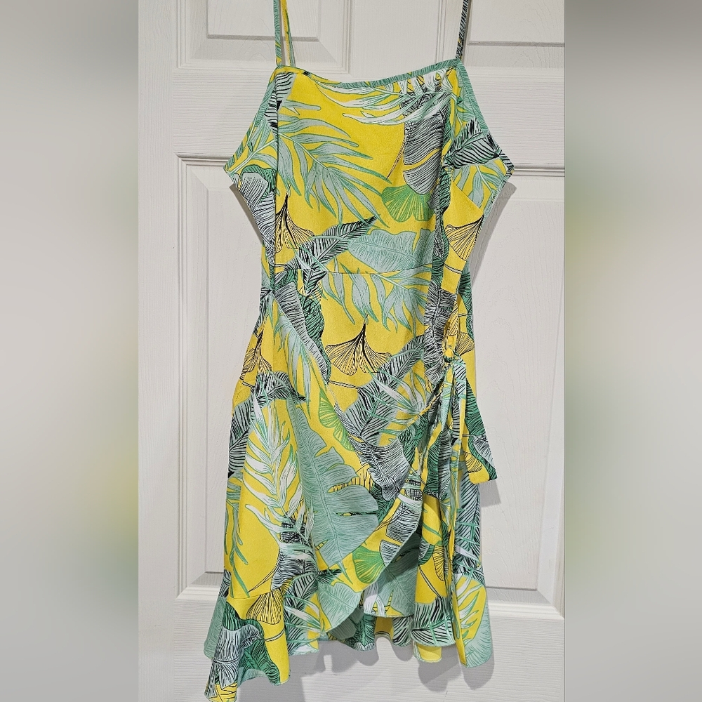 Super Cute Wrap Yellow and Green Leaf Print Mini Dress